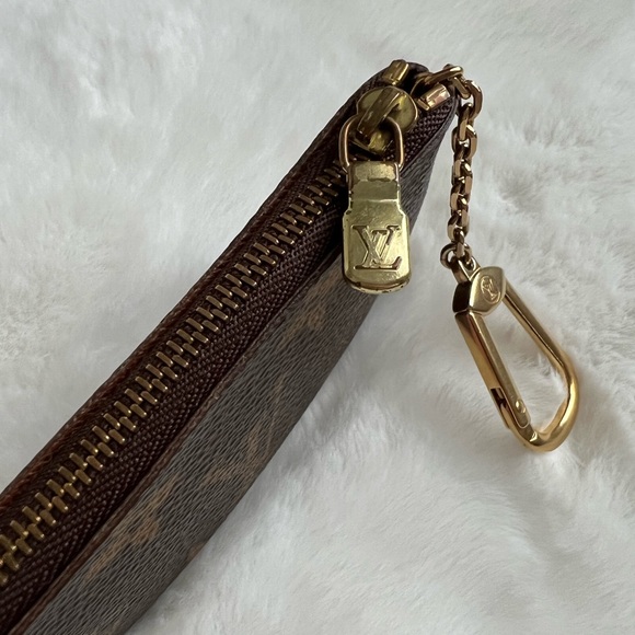 🚫SOLD🚫 Authentic Louis Vuitton Monogram Key Cles - Picture 8 of 11